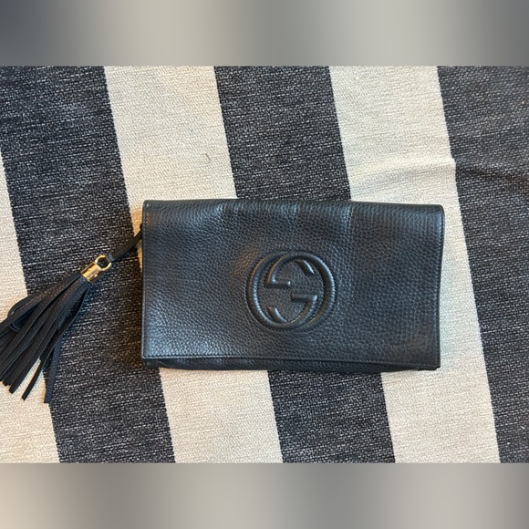 Gucci Handbags - 🐄Gucci SOHO CLUTCH c.2015 Pebbled Calfskin